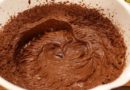 Najbrza čokoladna krema na svijetu – samo 2 sastojka, za torte i kolače.