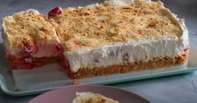 Za DESET MINUTA napravite ovu tortu sa jagodama i plazmom – podseća na sladoled