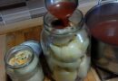 Paprike punjene kupusom i šargarepom u aromatičnoj marinadi –  odličan stari i provereni recept za zimnicu
