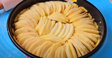 TART kolač sa jabukama , PRELIVENA KARAMEL poslastica za sve sladokusce