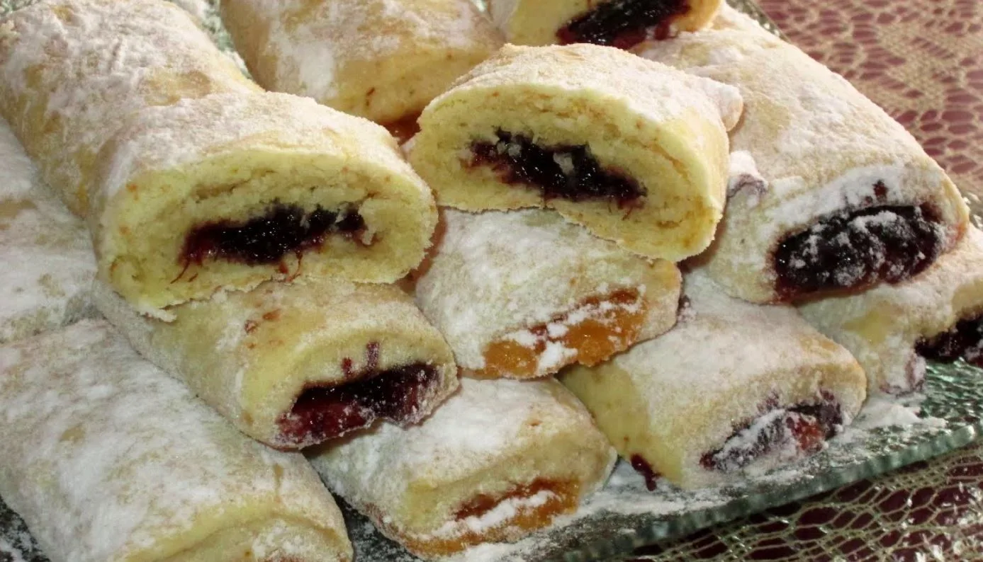 Prhke i jeftine štrudlice sa džemom: Jednom probajte, uvek ćete ih praviti!