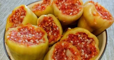 Punjene paprike za koje svi traže porciju više, brzi i najukusniji recept