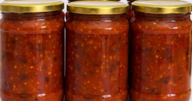 Ajvar od Paprike i Plavog Patlidžana – Tradicionalni Recept