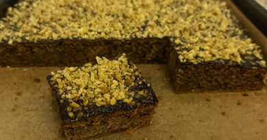 Posna torta sa džemom i orasima – jednostavan i brz kolač